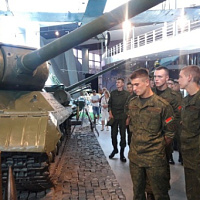 На «АрМИ», равняясь на поколение победителей