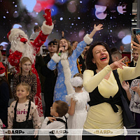 Белорусские военные принимают участие в празднике в столичном торговом центре «Першы нацыянальны гандлёвы дом»