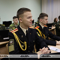 Генерал-майор Игорь Можиловский посетил военно-технический факультет в БНТУ