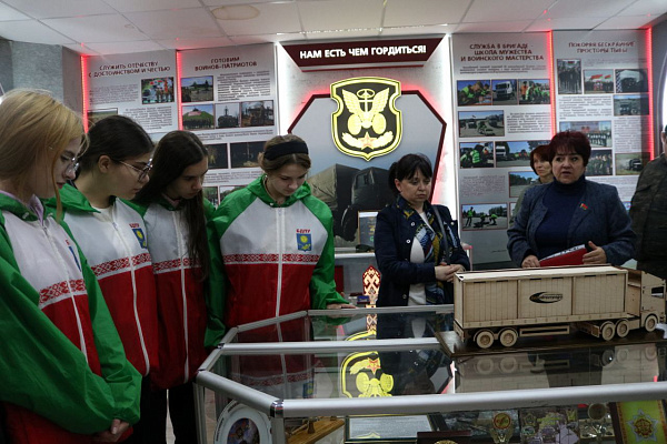 В рамках военно-патриотического воспитания 