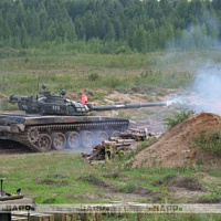 Учатся гвардейцы