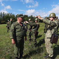 С упором на практику