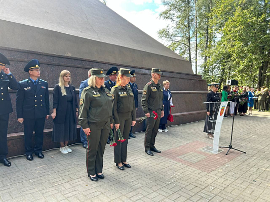 Церемония перезахоронения останков жертв Великой Отечественной войны