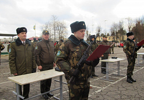 Новобранцы приняли Военную присягу в радиотехнической бригаде 