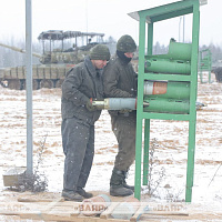 Упражнение контрольных стрельб штатным артиллерийским выстрелом из вооружения танка Т‑72Б