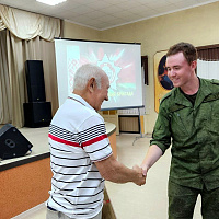Подполковник в отставке Виктор Кулешов встретился с военнослужащими