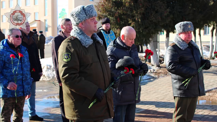Военнослужащие 65 автбр почтили память воинов-интернационалистов