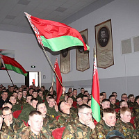 С песней и служить веселее