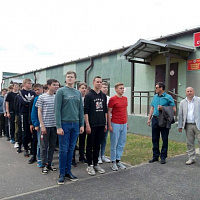 Школьники в гостях у гвардейцев