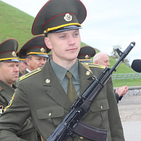 Будут Родине служить и юноши, и девушки