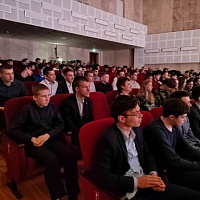 С песней и служить веселее