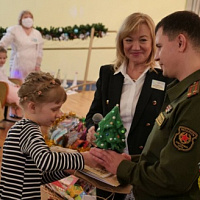 Рождественская сказка цвета хаки