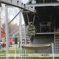 Гвардейцы готовятся к первому прыжку