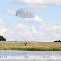 Военнослужащие 5-й отдельной бригады специального назначения отработали десантирование с вертолета на воду 