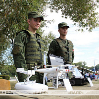 Белорусские военные организовали для гостей выставку беспилотных летательных аппаратов