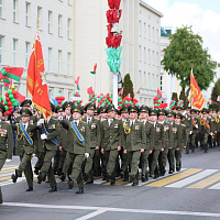  Белорусские военнослужащие приняли участие в праздновании Дня государственных символов страны