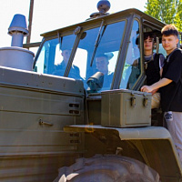 На каникулы… в армию