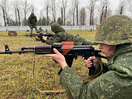 Занятия по огневой подготовке прошли с курсантами 72 ОУЦ