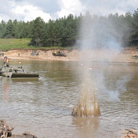 Занятия по вождению боевых машин