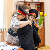 Поздравление с 8 Марта от суворовцев