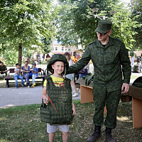Примерь форму в сквере Мулявина