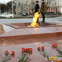 Минские суворовцы несут Вахту памяти у Вечного огня 