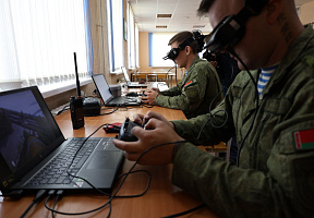 На полигоне Лосвидо проводятся тренировки расчётов беспилотных авиационных комплексов
