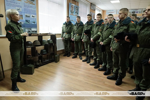 В войсковой части 54804 прошел день открытых дверей