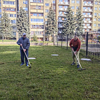 Фотофакт. Военнослужащие Департамента транспортного обеспечения принимают участие в республиканском субботнике