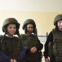 Плановые занятия по воздушно-десантной и огневой подготовке с воспитанниками военно-патриотического клуба «Зубр»