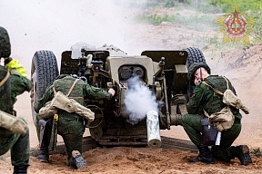 Занятия по огневой подготовке с курсантами Военной академии