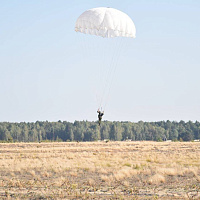 Брестские десантники выполнили прыжки в ходе плановых занятий по боевой подготовке