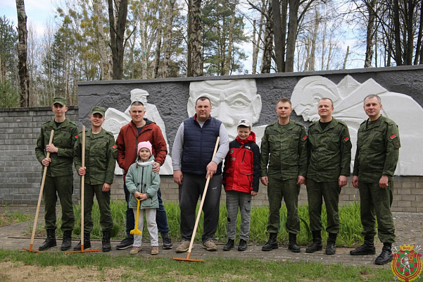 Гродненцы также приняли участие в республиканском субботнике