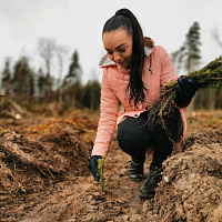 Весомый вклад в светлое будущее