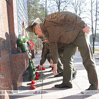 Командный состав тыла Вооружённых Сил возложил цветы к обелиску погибшим военнослужащим и гражданским лицам