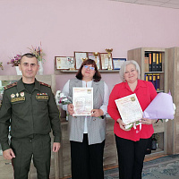 Военные связисты поздравили учителей с наступающим праздником