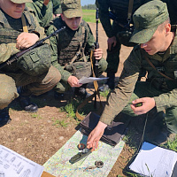 С новым пополнением продолжаются занятия по боевой подготовке
