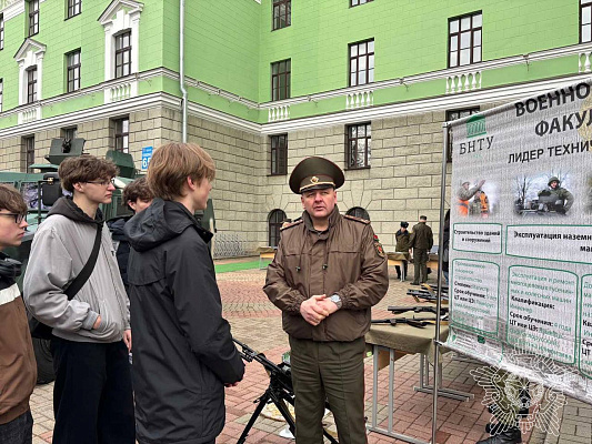 Во всех вузах страны, где можно получить военное образование, прошёл день открытых дверей
