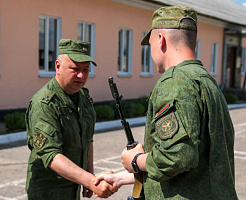 Торжественная церемония вручения вооружения, военной и специальной техники новобранцам состоялась в 557 ибр