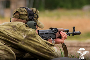 В Бресте проходит открытый чемпионат Вооружённых Сил по военно-прикладному парашютному многоборью