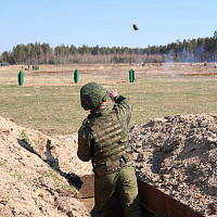 Занятие по огневой подготовке с военнослужащими 65 автбр
