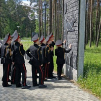 Уверенно смотреть в будущее, не забывая о прошлом!