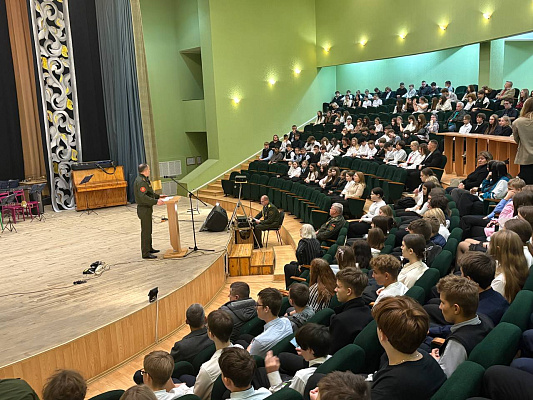 День военно-профессиональной ориентации: оружие, форма и ритмы «Стальных магистралей»