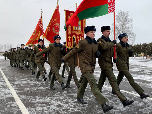 К торжественному маршу!..