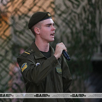 Концерт для участников учения на фоне великолепного заката