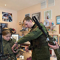 Военнослужащие продолжают принимать активное участие в военно-патриотическом воспитании молодёжи