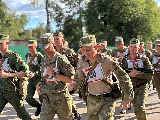 Военнослужащие 72 ОУЦ совершили марш-бросок