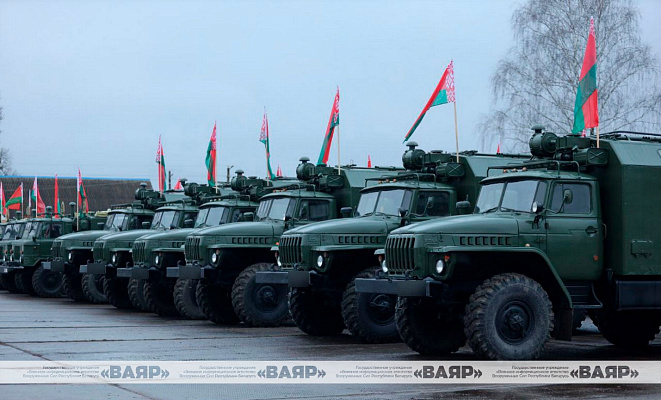 Торжественное вручение техники связи в 619 бхрмусс