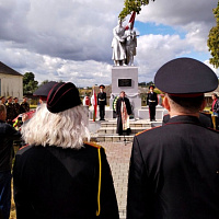 Торжественное перезахоронение останков воинов