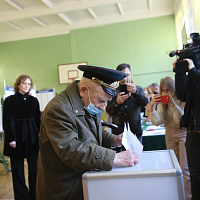 Ветераны голосуют за процветание страны